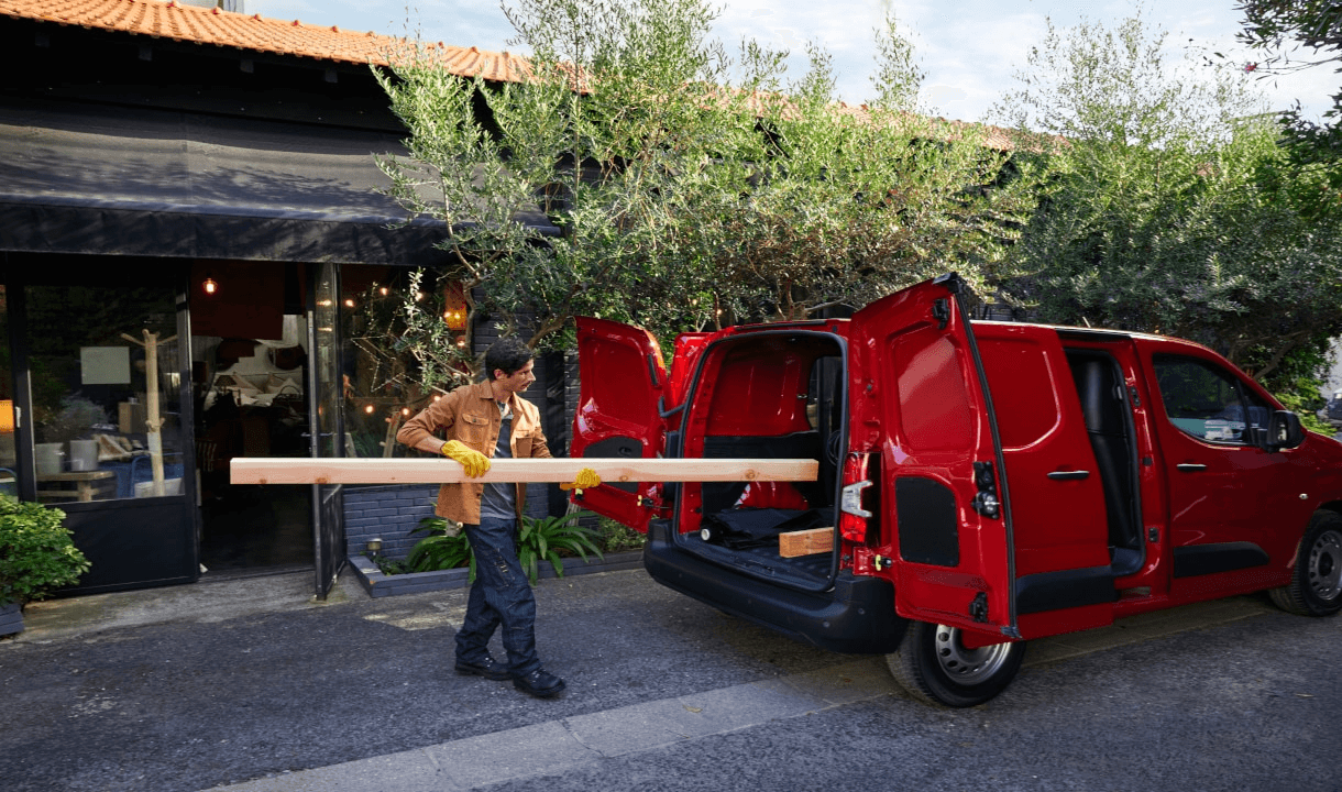 Handwerker mit Citroën Nutzfahrzeug